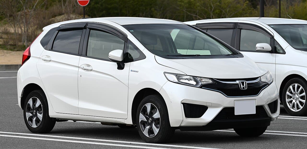 Honda Fit — photo: TTTNIS (CC0, Wikimedia Commons)