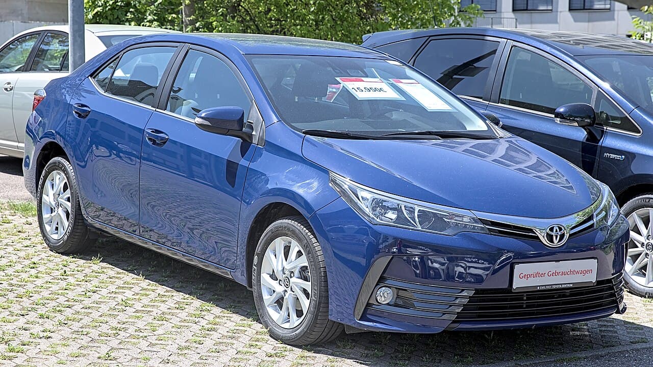 Toyota Corolla — photo: Alexander Migl (CC BY-SA 4.0, Wikimedia Commons)
